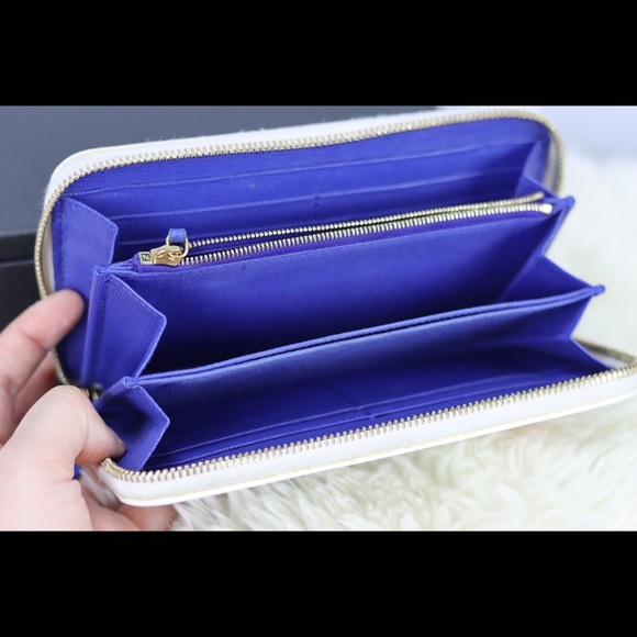 FENDI Roma Wallet with Zipper - Picture 5 of 6